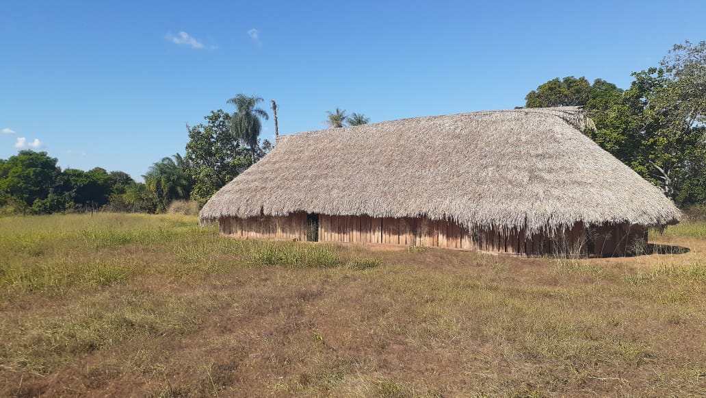 Foram criadas casas de isolamento para quarentena nas aldeias, que são ocas para abrigar indígenas que vem da cidade.