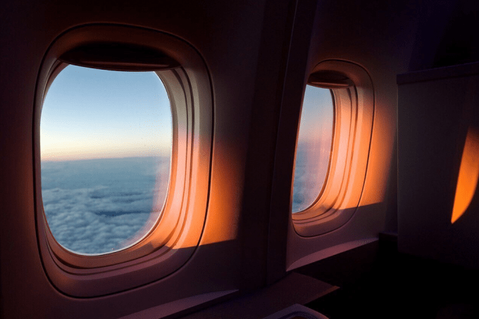 por que as janelas dos aviões são arredondadas?